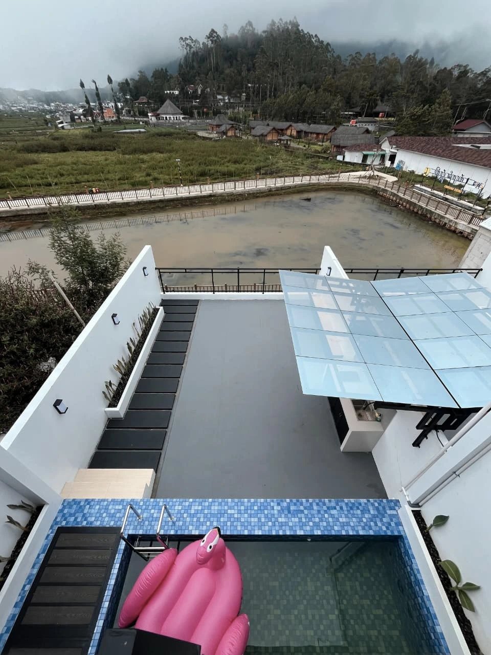 AksaMeka private Pool Dieng